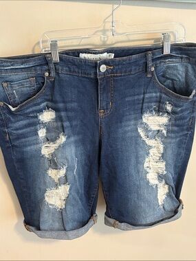 Torrid boyfriend denim distressed Bermuda shorts size 18